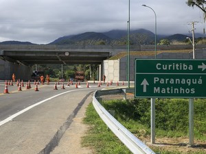 Pedágio entre Curitiba e litoral do Paraná vai aceitar cartão de débito